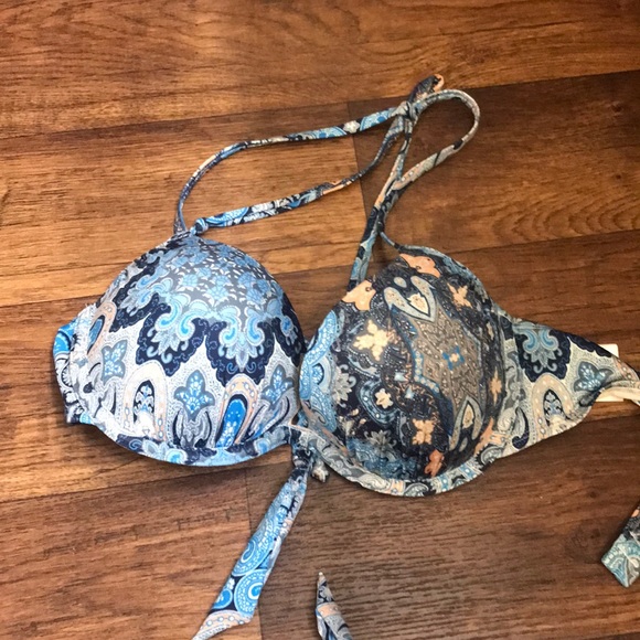 Swimwear - Picture 3 of 8